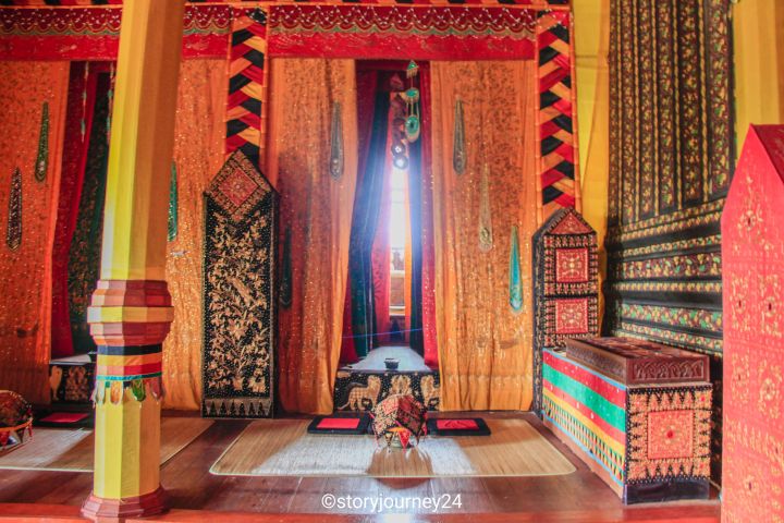 ANJUANG PERAK
